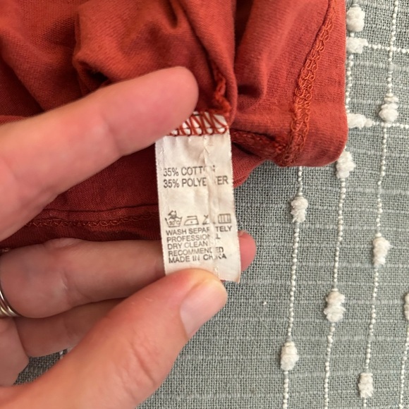 Mainbooth red orange Saturn Graphic T-Shirt size S (see measurements) - Picture 5 of 9